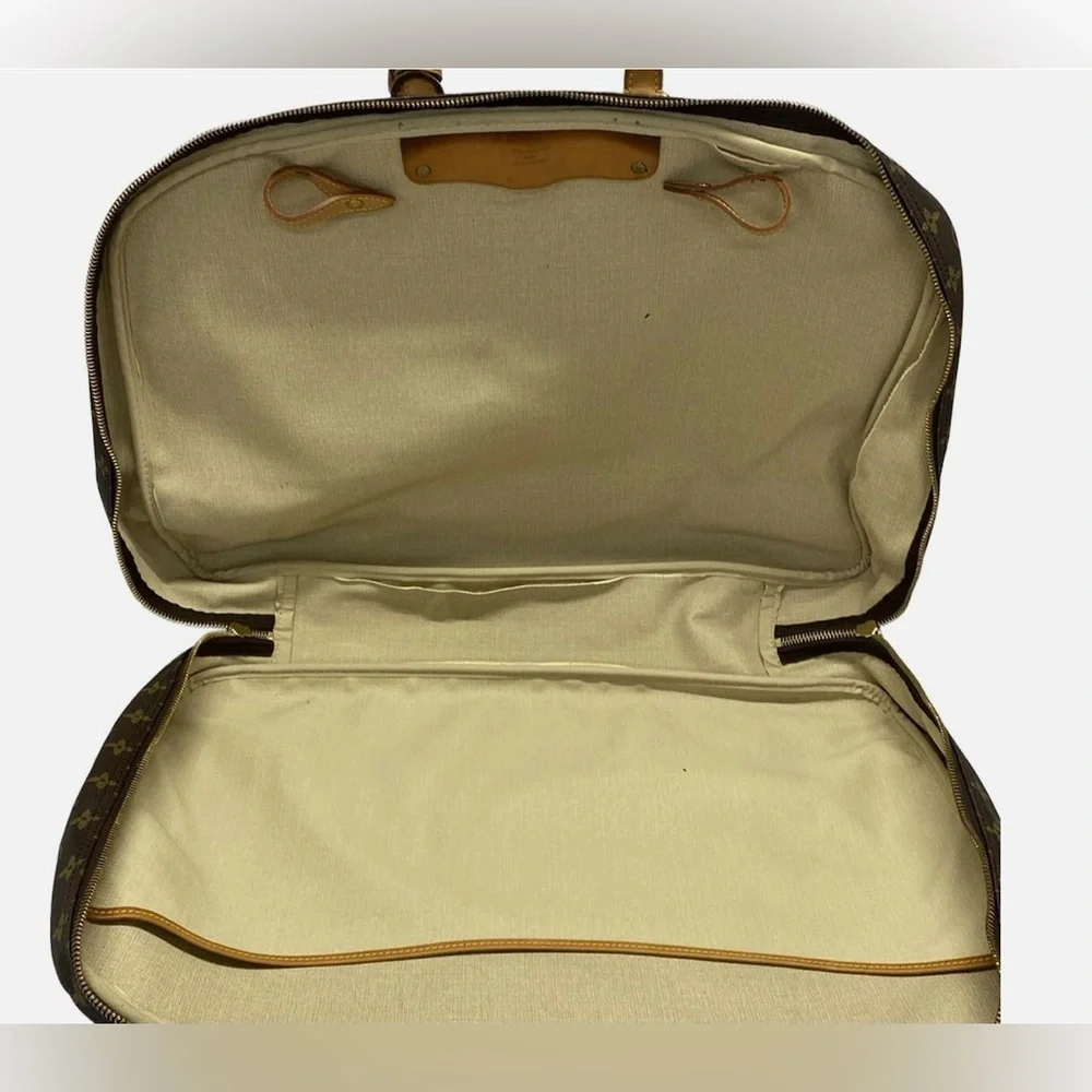 Louis Vuitton Bag - Picture 9 of 16